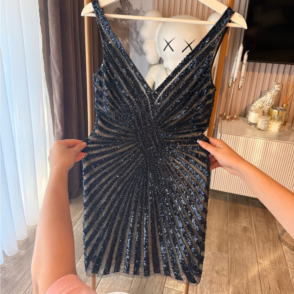 Elegant Vintage Basix Black Label Dress